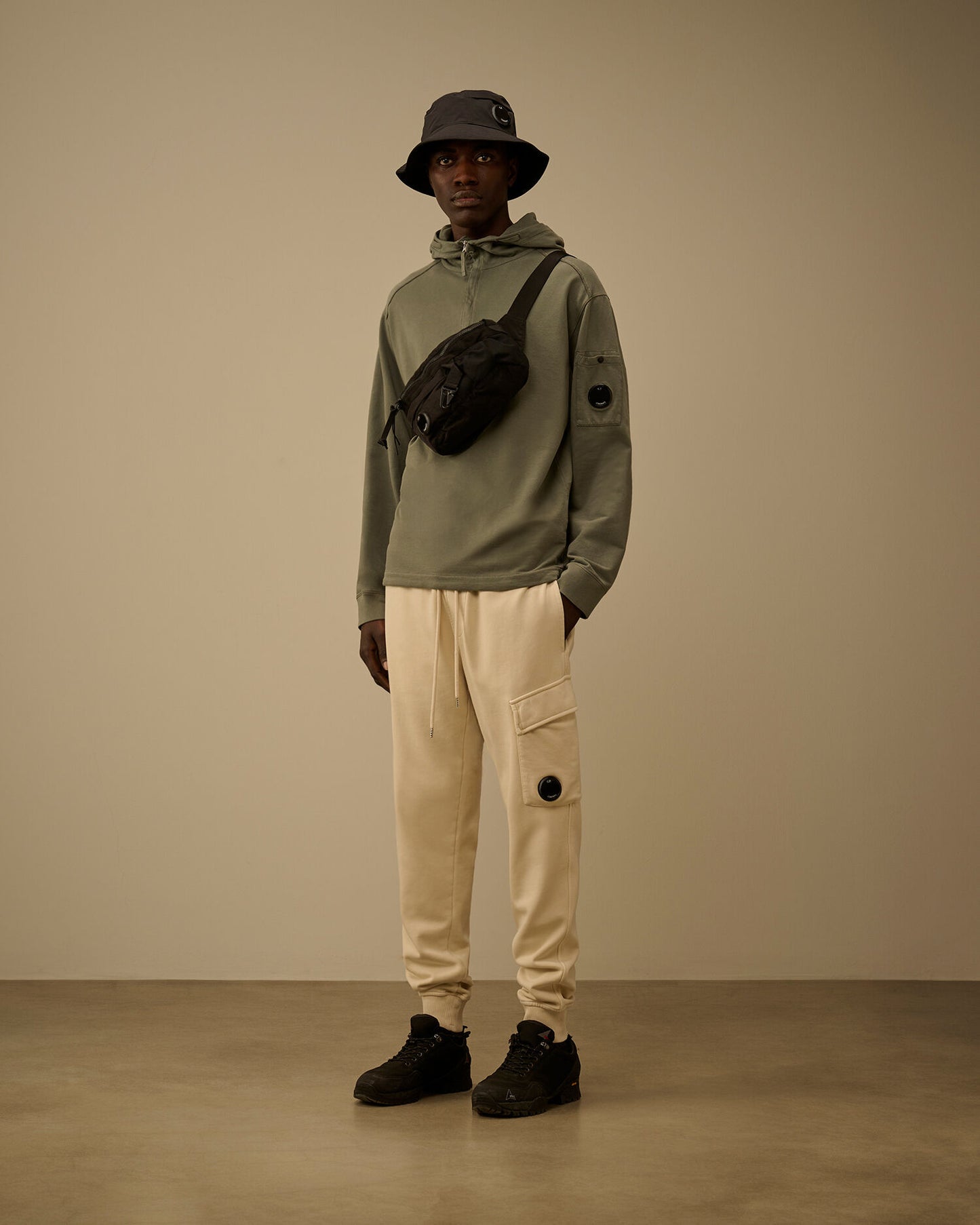 Light Fleece Half Zip Lens Sweatshirt, GUNMETAL - GREY