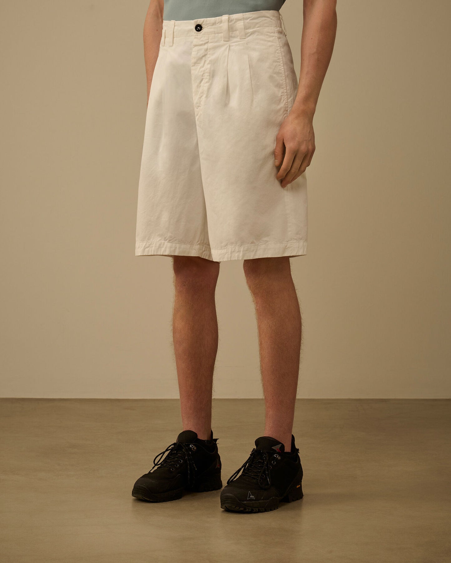 Cotton Gabardine Loose Pinces Shorts, GAUZE WHITE