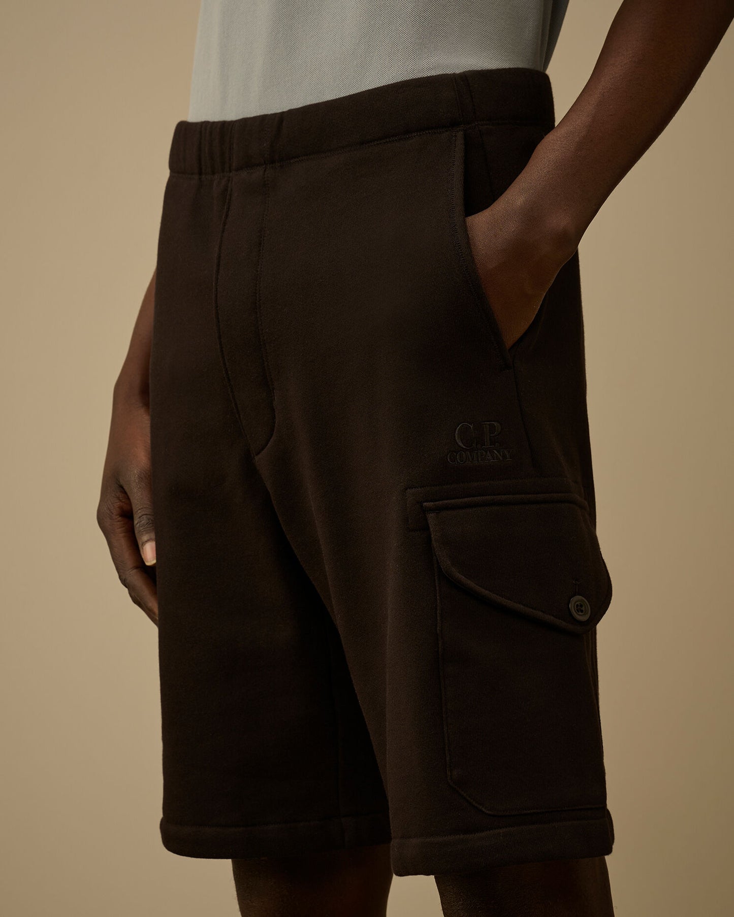 Diagonal Raised Fleece Cargo Sweatshorts, BLACK