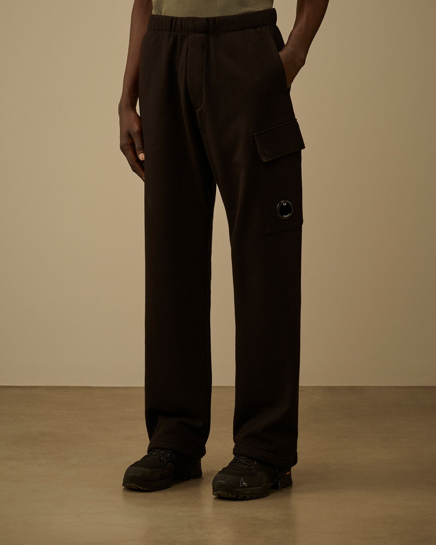 Diagonal Raised Fleece Cargo Sweatpants, BLACK