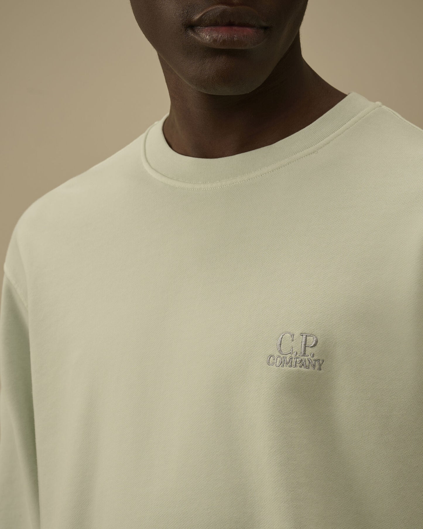 Cotton Diagonal Fleece Resist Dyed Crewneck Logo Sweatshirt, MISTY BLUE
