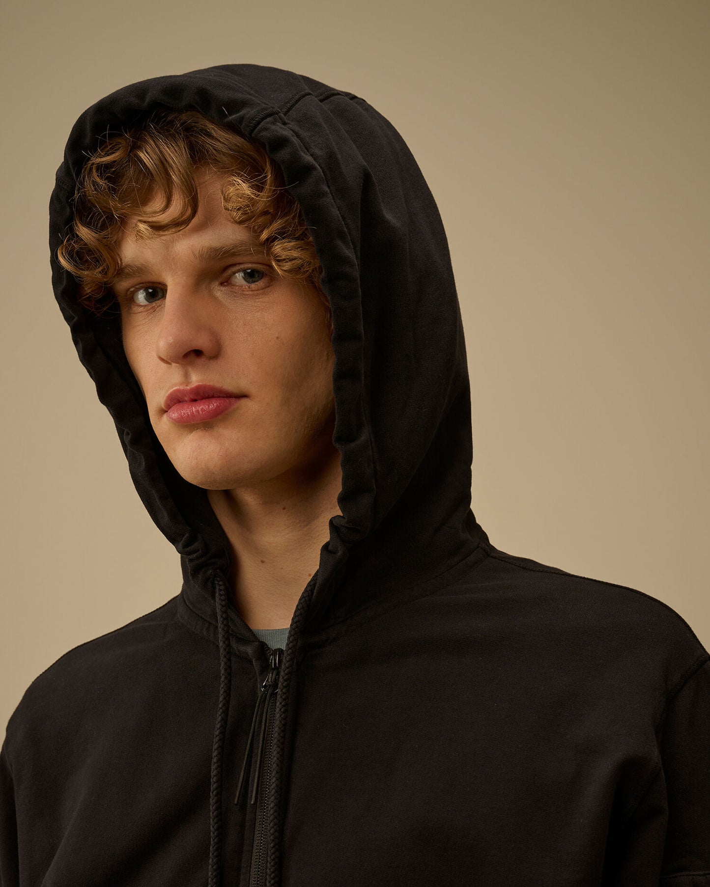 Light Fleece Zip Hooded Lens Sweatshirt, BLACK