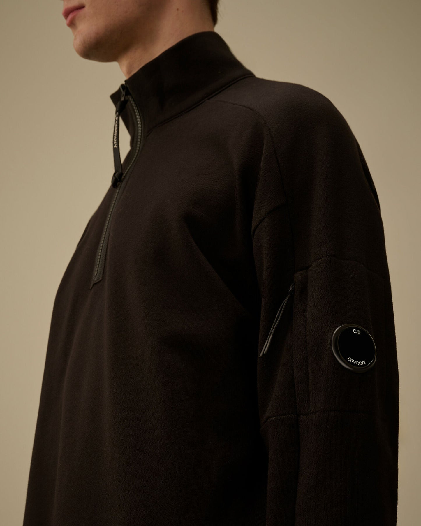 Diagonal Raised Fleece Half Zip Lens Sweatshirt, BLACK