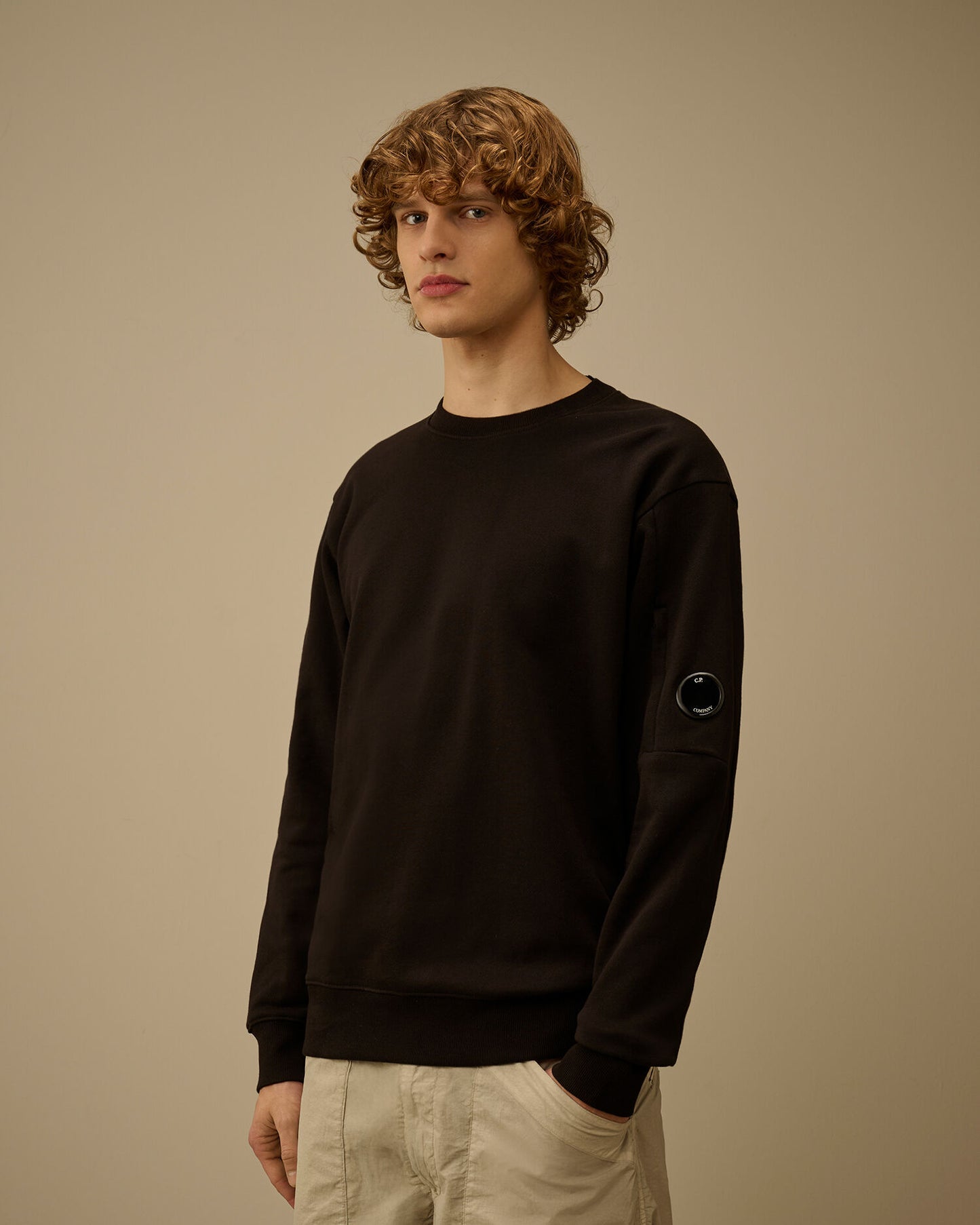 Diagonal Raised Fleece Crewneck Lens Sweatshirt, BLACK