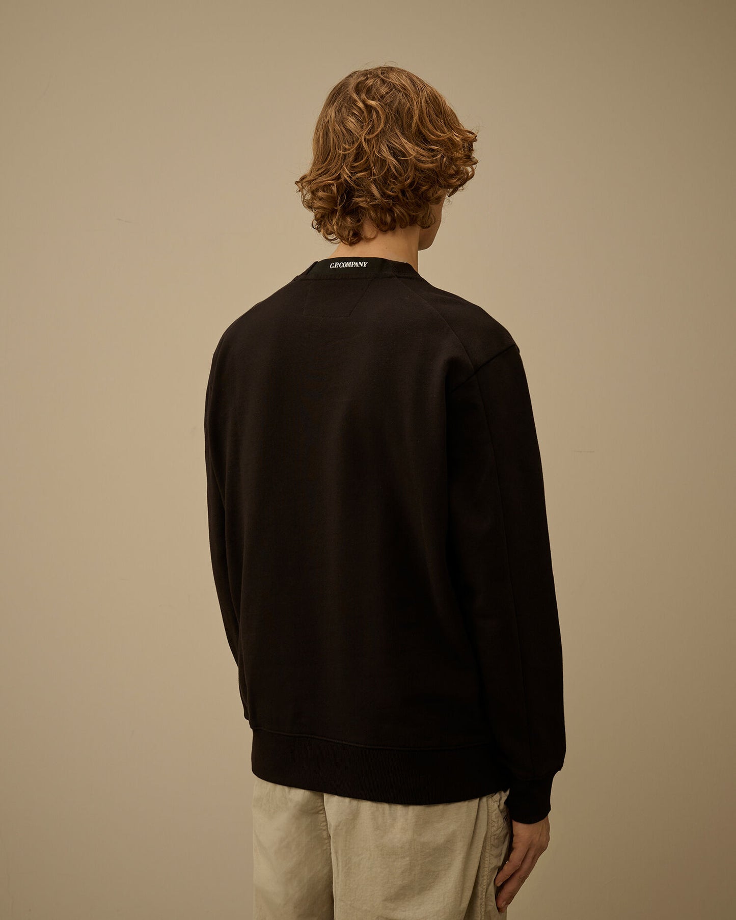 Diagonal Raised Fleece Crewneck Lens Sweatshirt, BLACK